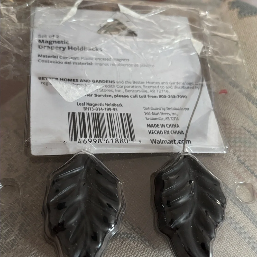 Leaf Design Magnetic Holdbacks